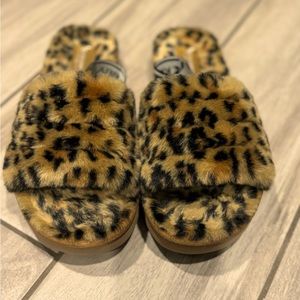 Kookaburra by Ugg. Women’s size 8.